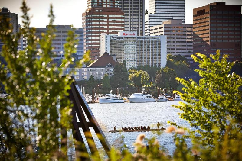Отель Portland Marriott Downtown Waterfront