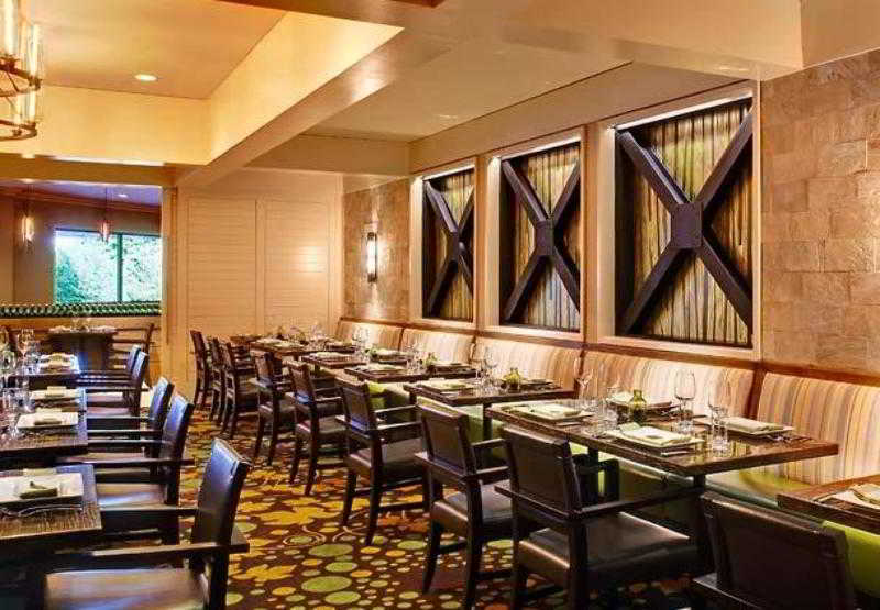 Отель Portland Marriott Downtown Waterfront