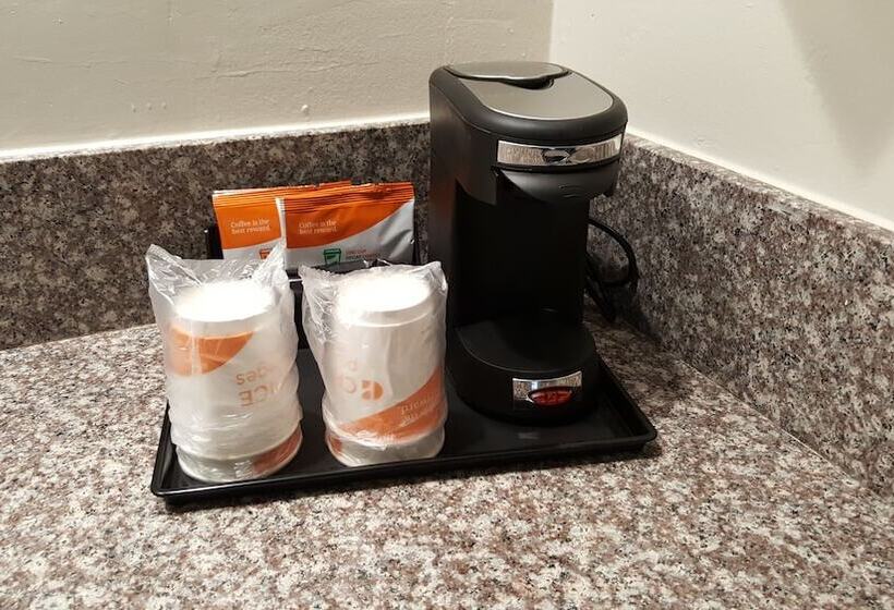 Отель Quality Inn Escondido Downtown