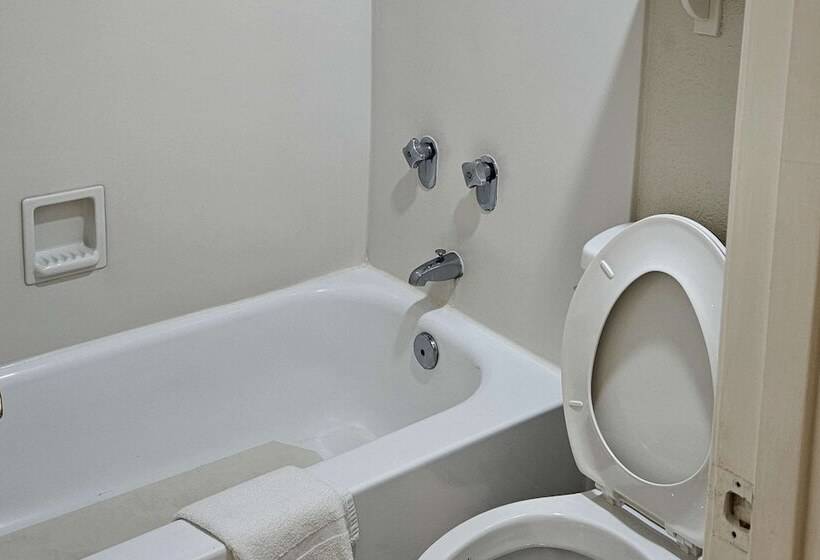 فندق Quality Inn Nacogdoches Near University