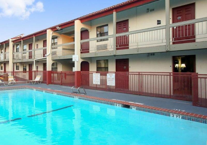 فندق Red Roof Inn North Dallas   Park Central