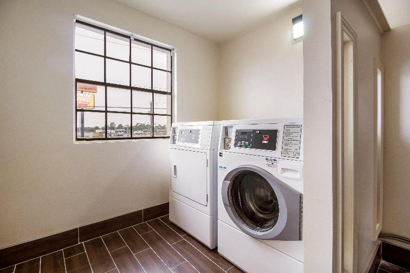 ホテル Red Roof Inn Houston East  I10