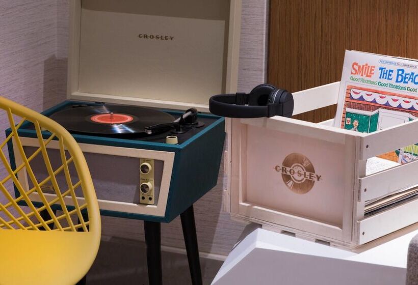 فندق Renaissance Newport Beach