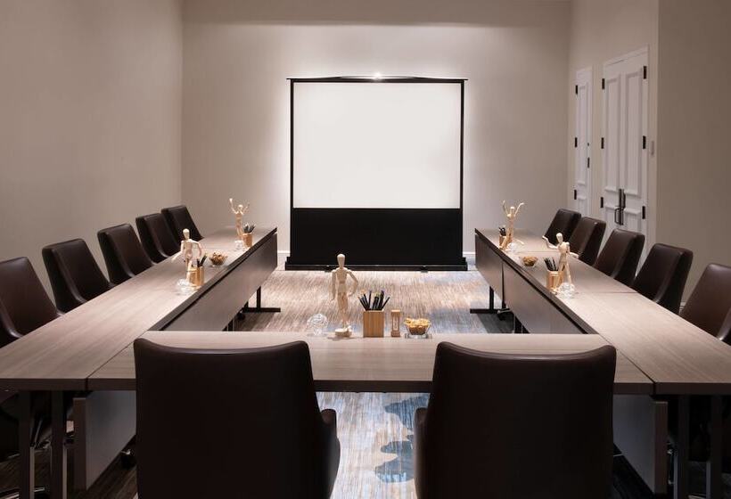 فندق Renaissance Newport Beach