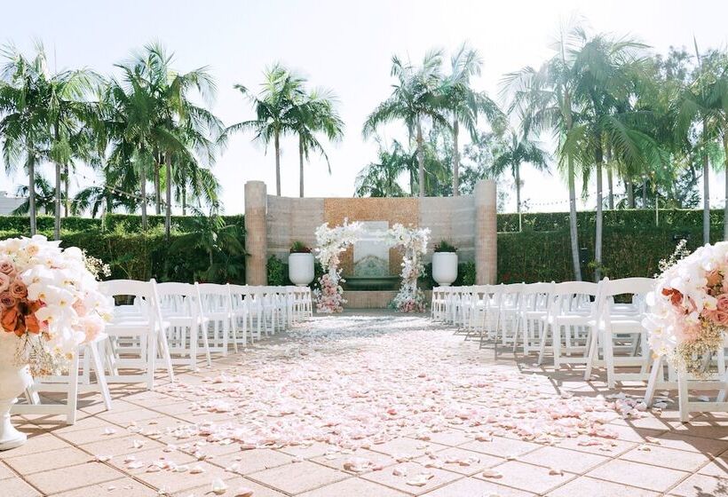 فندق Renaissance Newport Beach