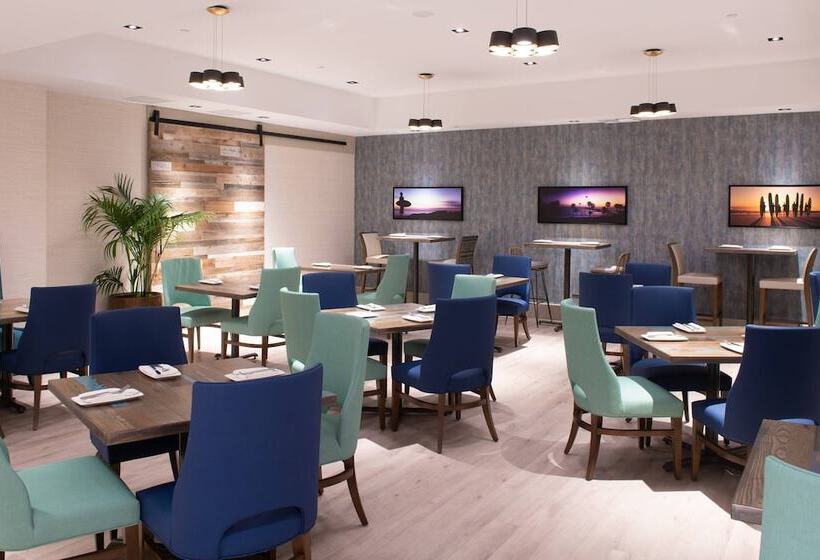 فندق Renaissance Newport Beach