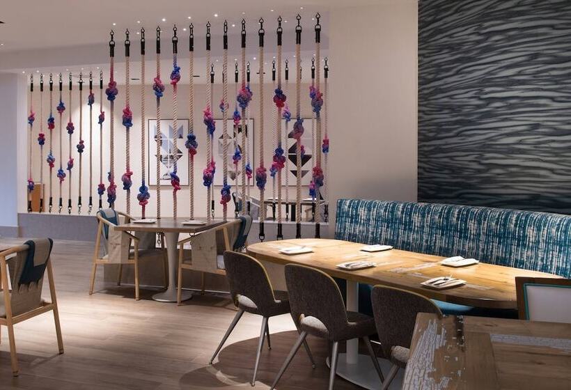 فندق Renaissance Newport Beach