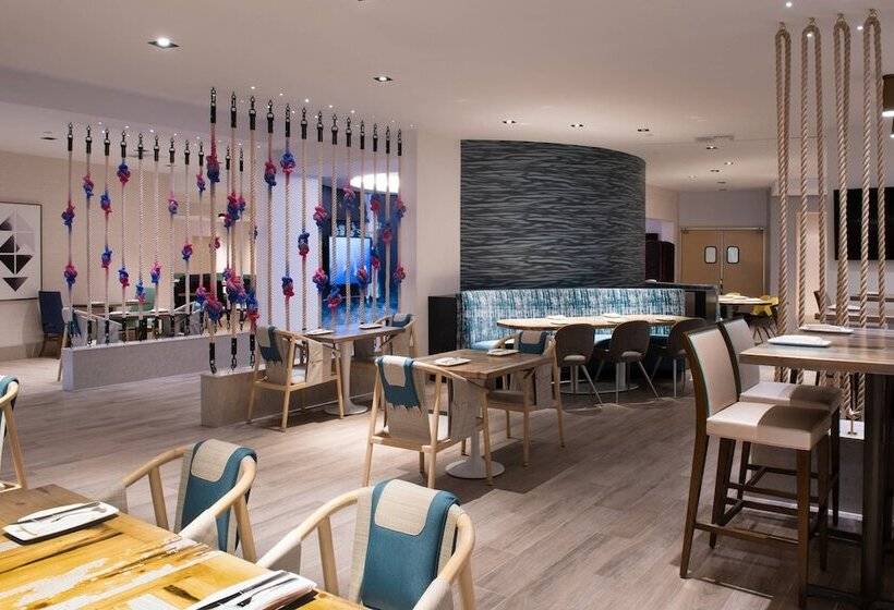 فندق Renaissance Newport Beach