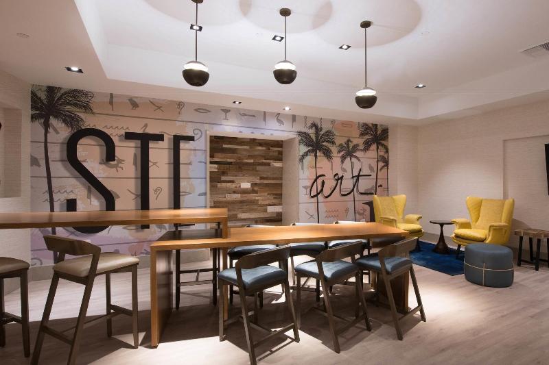 فندق Renaissance Newport Beach