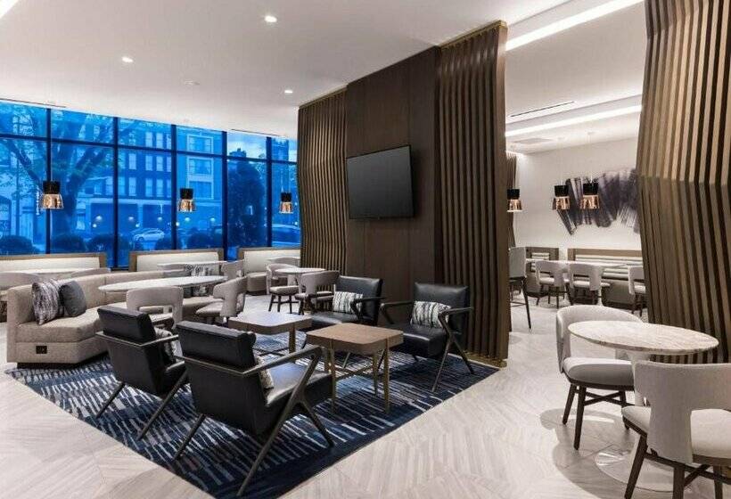 酒店 Richmond Marriott