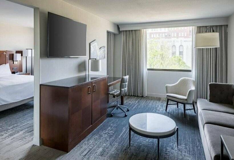 酒店 Richmond Marriott