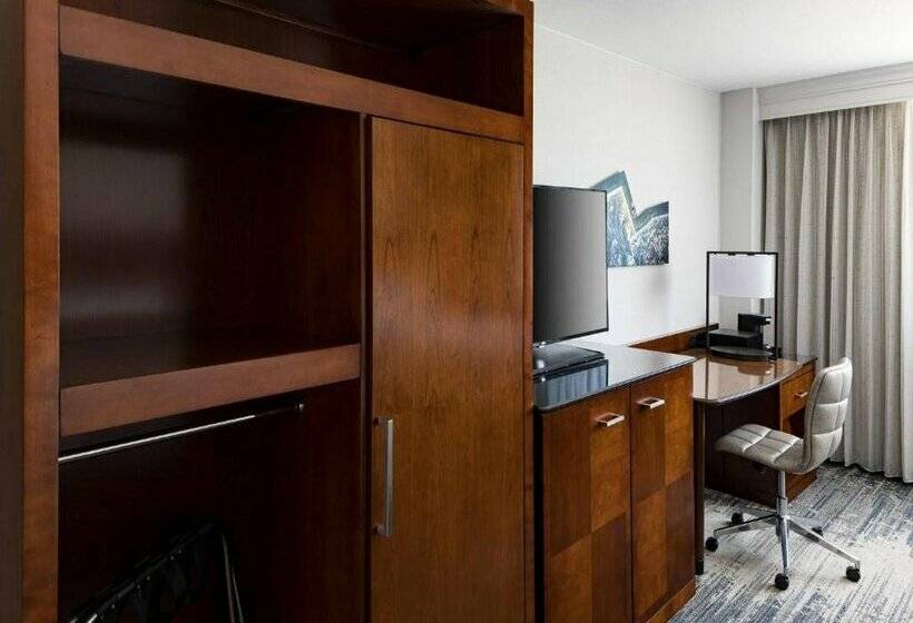 酒店 Richmond Marriott