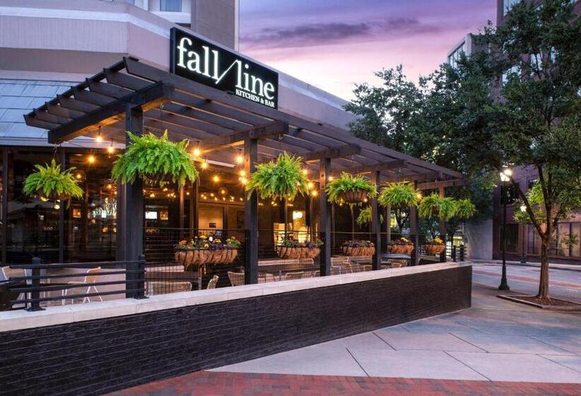 酒店 Richmond Marriott