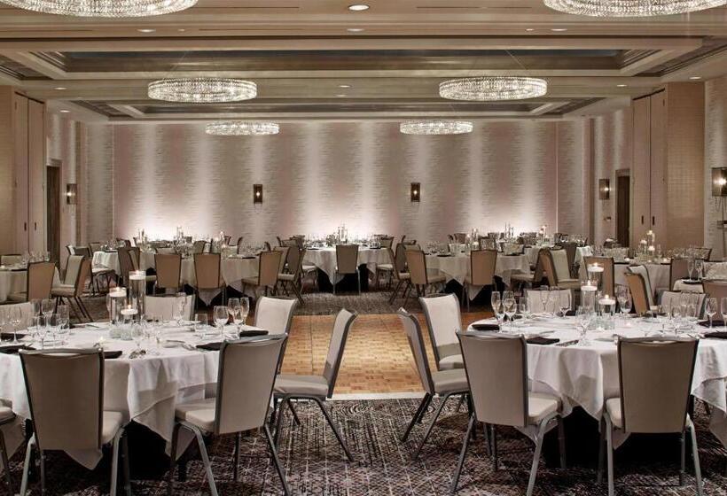 Отель Rochester Airport Marriott