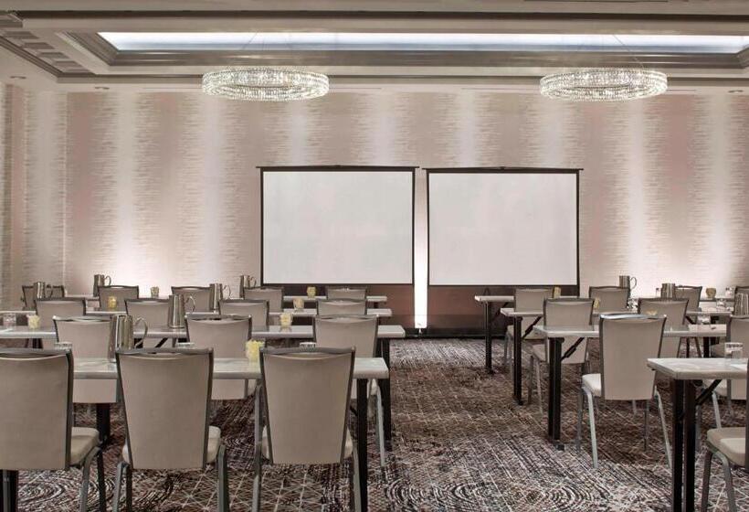 Отель Rochester Airport Marriott