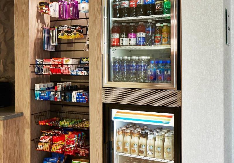 هتل Rochester Airport Marriott