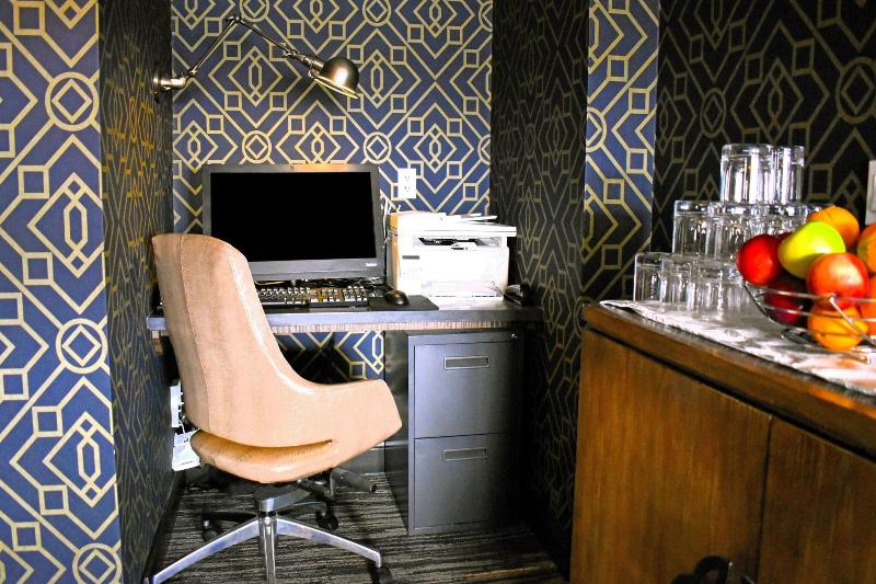 Отель Rochester Airport Marriott