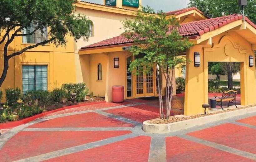 فندق Rodeway Inn