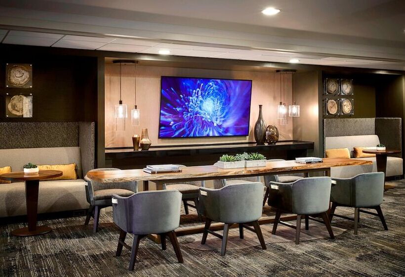 Отель San Francisco Airport Marriott Waterfront