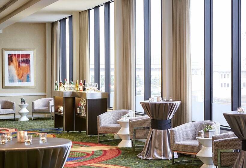 Отель San Francisco Airport Marriott Waterfront