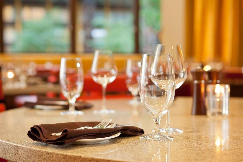 호텔 Seattle Airport Marriott