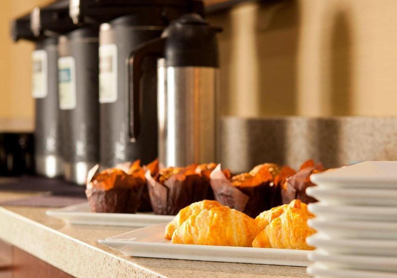 호텔 Seattle Airport Marriott