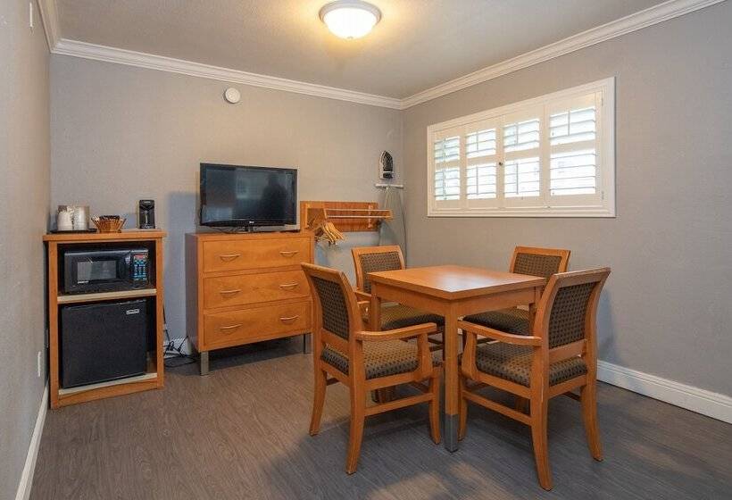 فندق Soma Park Inn