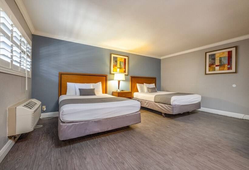 فندق Soma Park Inn