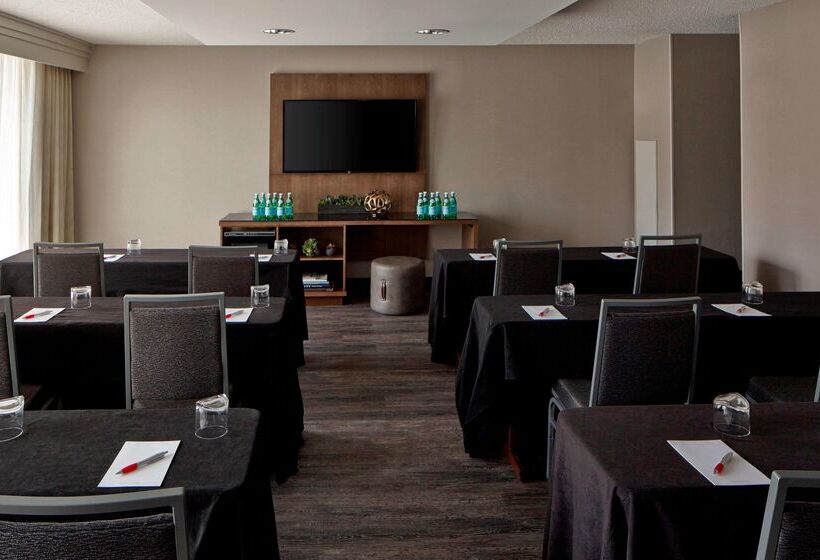 هتل Sonesta Nashville Airport