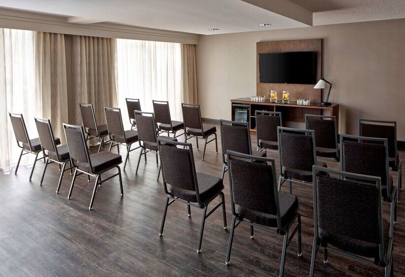 هتل Sonesta Nashville Airport