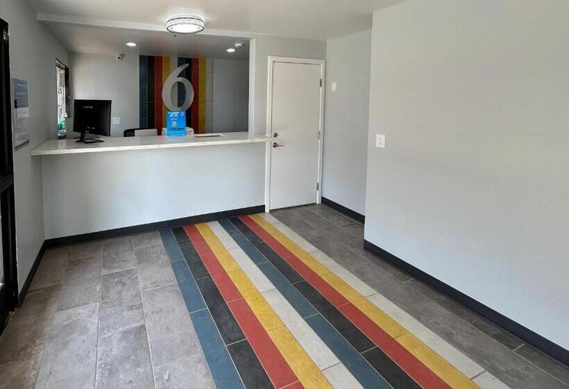 ホテル Studio 6 Lake Elsinore, Ca