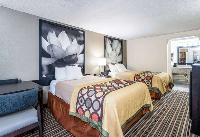 فندق Super 8 By Wyndham Monroe