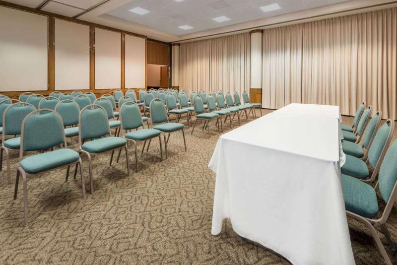 Surestay Plus Hotel By Best Western Lubbock Medical Center