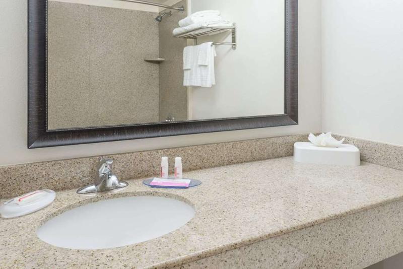 Surestay Plus Hotel By Best Western Lubbock Medical Center