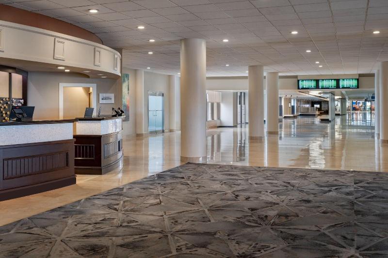 בית מלון כפרי Tampa Airport Marriott