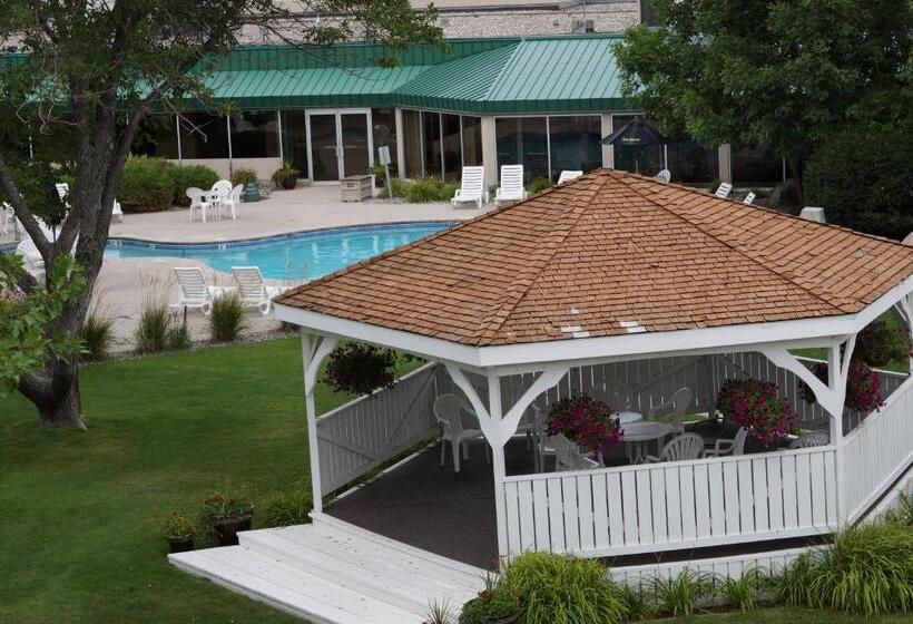 The Biltmore Hotel & Suites Main Avenue