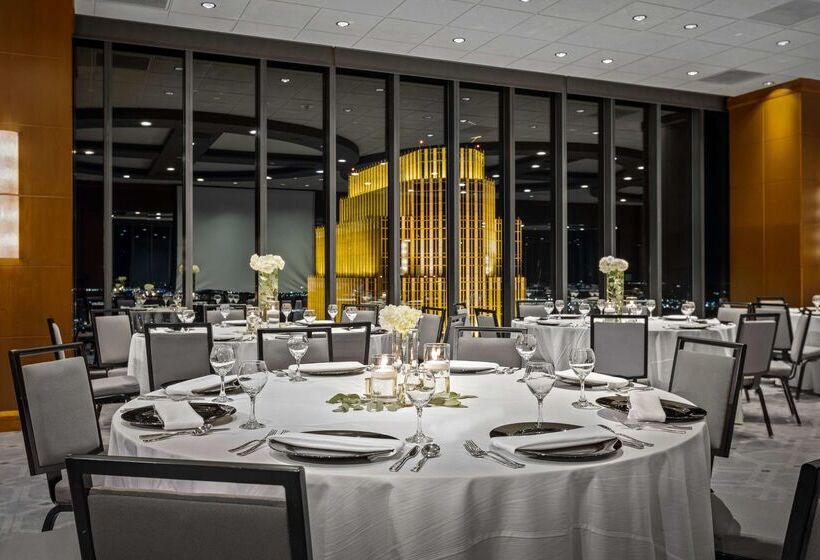 The Marquette Hotel, Curio Collection By Hilton