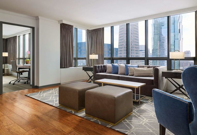 The Marquette Hotel, Curio Collection By Hilton