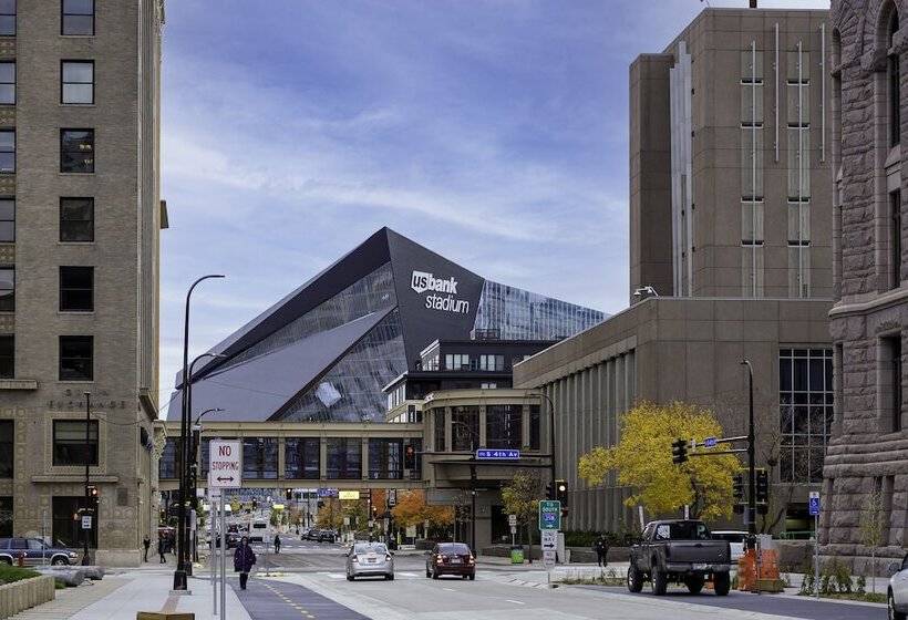 The Marquette Hotel, Curio Collection By Hilton