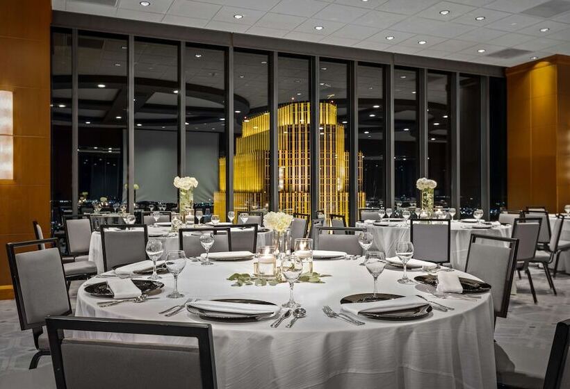 The Marquette Hotel, Curio Collection By Hilton