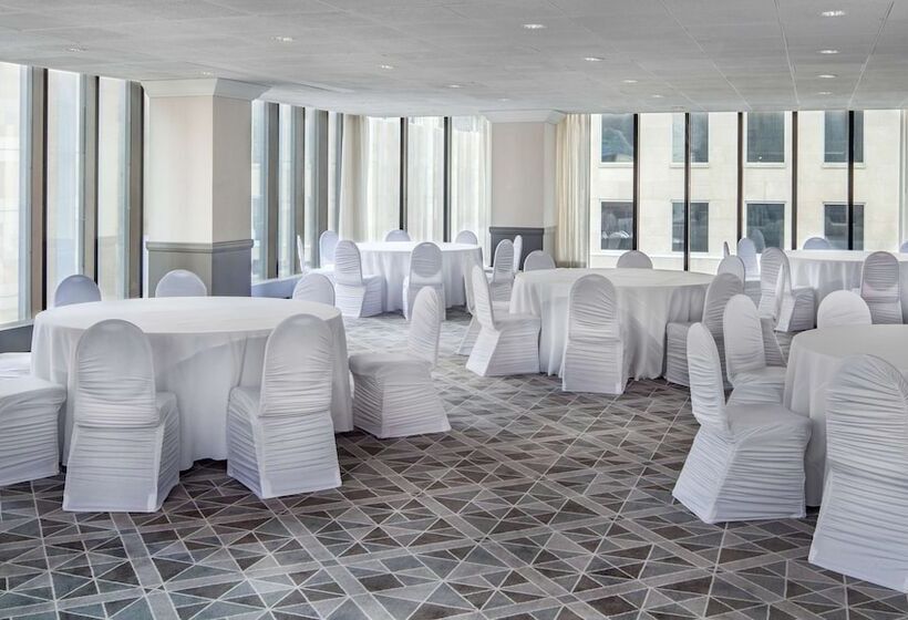 The Marquette Hotel, Curio Collection By Hilton