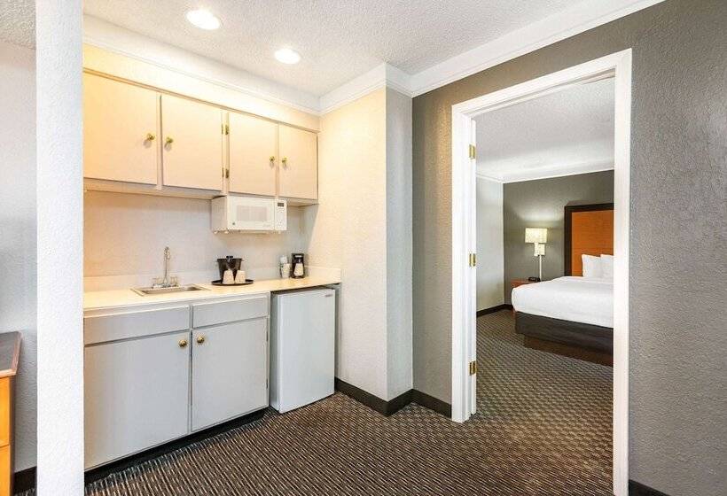 호텔 Travelodge By Wyndham El Paso Airport