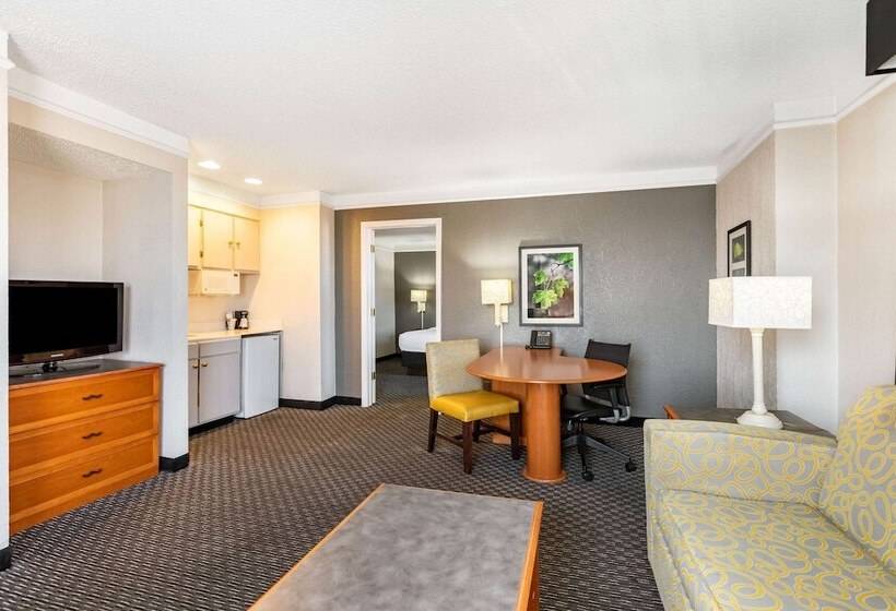 호텔 Travelodge By Wyndham El Paso Airport