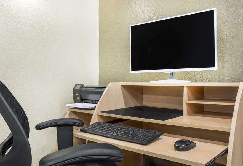 בית מלון כפרי Travelodge By Wyndham Juneau