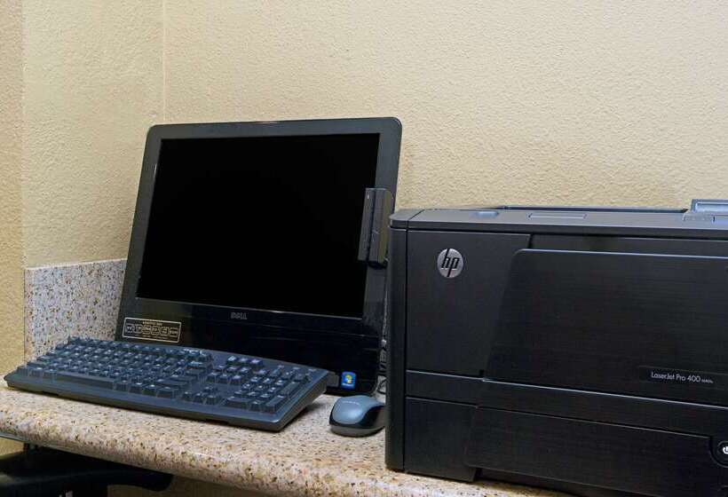 בית מלון כפרי Travelodge By Wyndham Lax