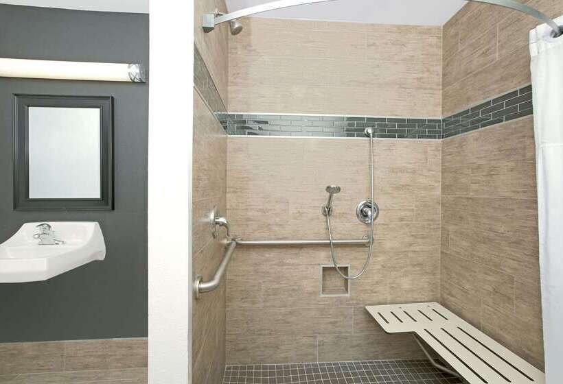 בית מלון כפרי Travelodge By Wyndham Lax