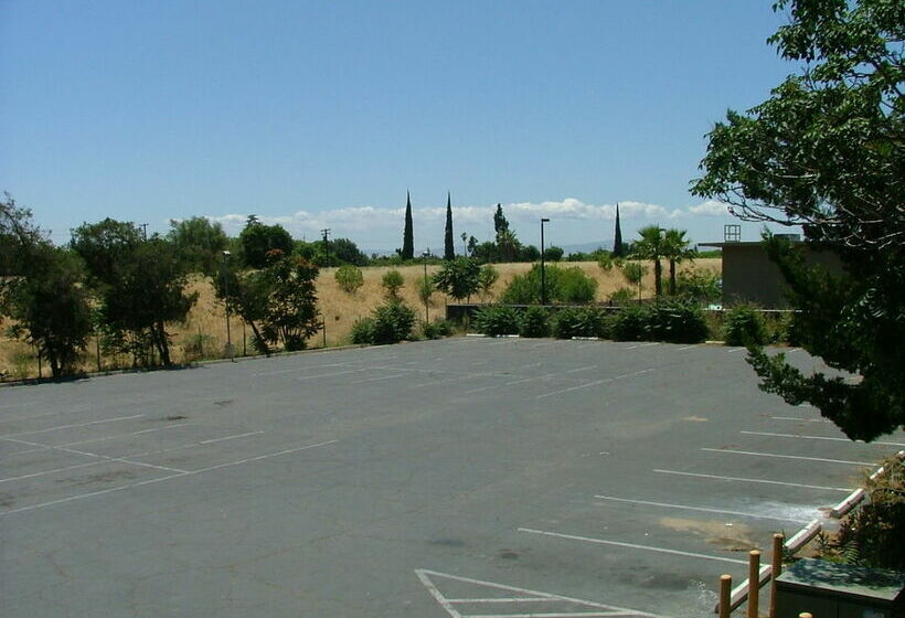 فندق American Budget Inn And Suites Modesto