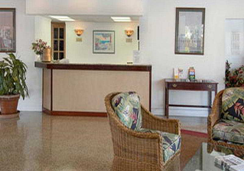 בית מלון כפרי Travelodge Monaco N Miami & Sunny Isles Beach