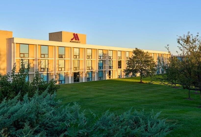 Отель Washington Dulles Airport Marriott