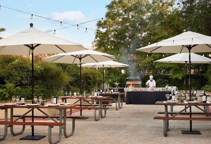 Отель Washington Dulles Airport Marriott